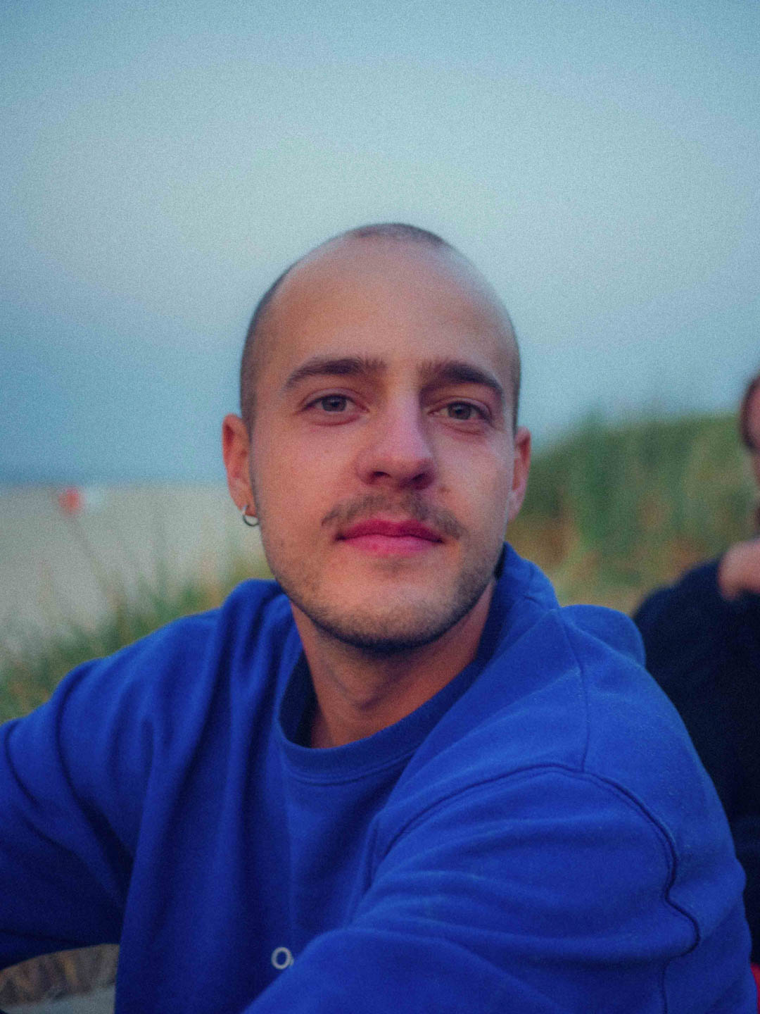 Portrait of Melle de Groot, freelance filmmaker and video editor based in the Netherlands